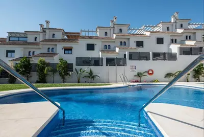 Townhouse in El Paraiso