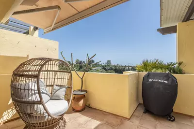 Top Floor Apartment in Selwo