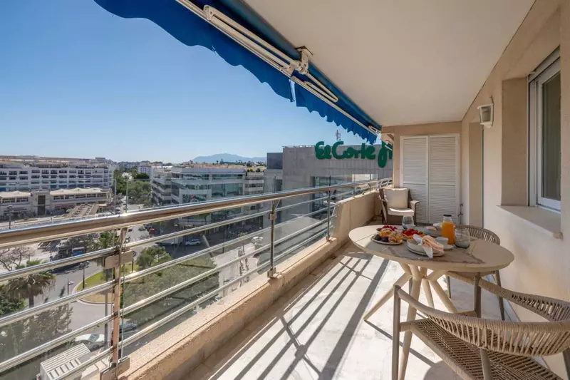 Top Floor Apartment in Puerto Banús