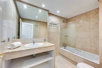 Top Floor Apartment in Puerto Banús