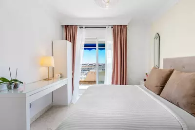 Top Floor Apartment in Puerto Banús