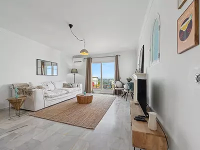 Middle Floor Apartment in Estepona