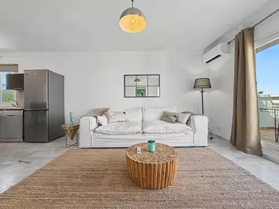 Middle Floor Apartment in Estepona