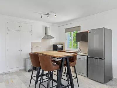 Middle Floor Apartment in Estepona