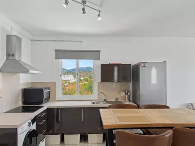 Middle Floor Apartment in Estepona