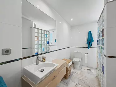 Middle Floor Apartment in Estepona