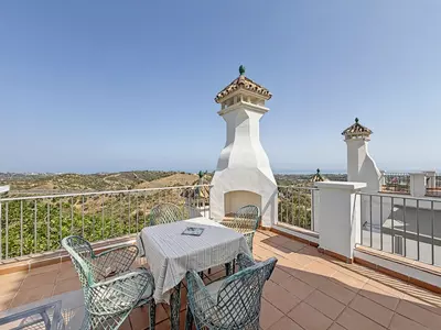 Middle Floor Apartment in Estepona