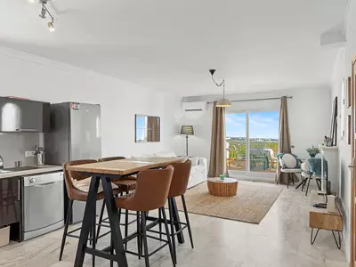 Middle Floor Apartment in Estepona