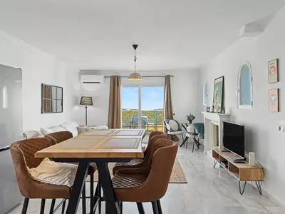 Middle Floor Apartment in Estepona