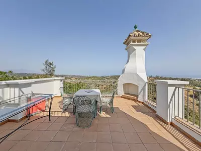 Middle Floor Apartment in Estepona