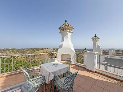 Middle Floor Apartment in Estepona