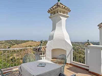 Middle Floor Apartment in Estepona