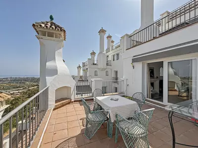 Middle Floor Apartment in Estepona