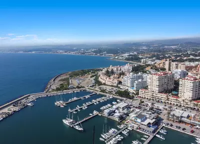 Middle Floor Apartment in Estepona