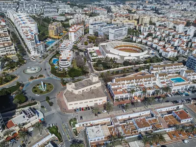 Middle Floor Apartment in Estepona