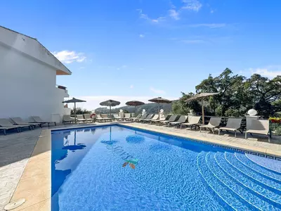 Middle Floor Apartment in Estepona