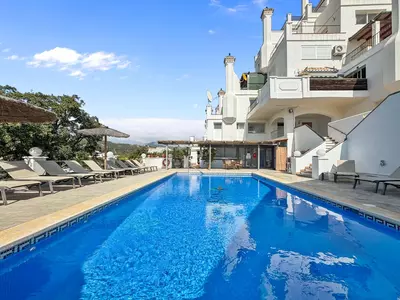Middle Floor Apartment in Estepona