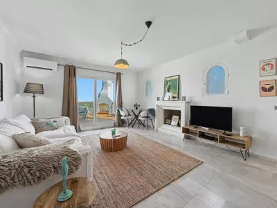 Middle Floor Apartment in Estepona