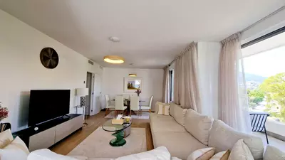 Middle Floor Apartment in Nueva Andalucía