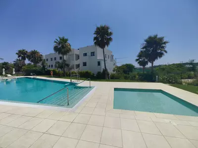 Middle Floor Apartment in Estepona