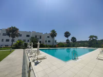 Middle Floor Apartment in Estepona