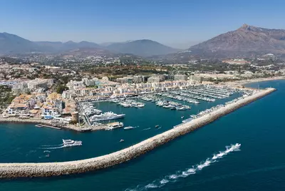 Middle Floor Apartment in Puerto Banús