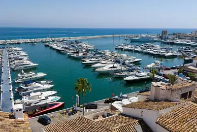 Middle Floor Apartment in Puerto Banús