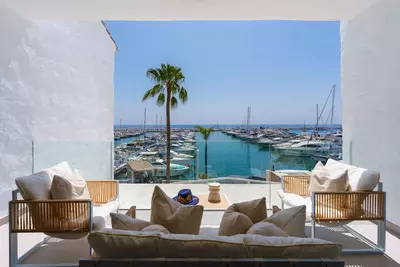Middle Floor Apartment in Puerto Banús