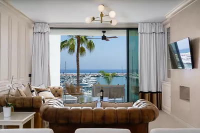 Middle Floor Apartment in Puerto Banús