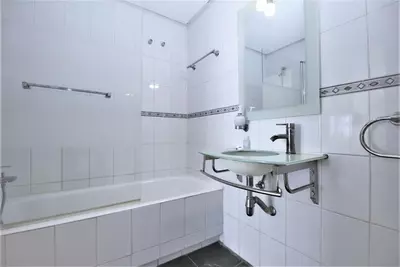 Middle Floor Apartment in Estepona