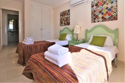 Middle Floor Apartment in Estepona