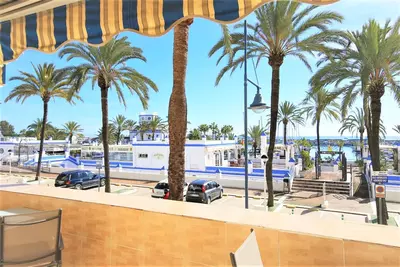 Middle Floor Apartment in Estepona