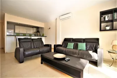 Middle Floor Apartment in Estepona
