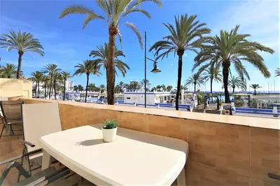 Middle Floor Apartment in Estepona