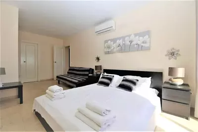 Middle Floor Apartment in Estepona