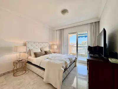 Middle Floor Apartment in Puerto Banús