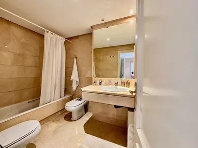 Middle Floor Apartment in Puerto Banús