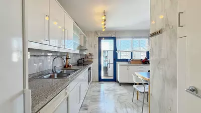 Middle Floor Apartment in Marbella