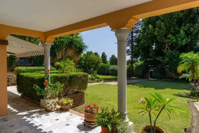 Detached Villa in El Paraiso