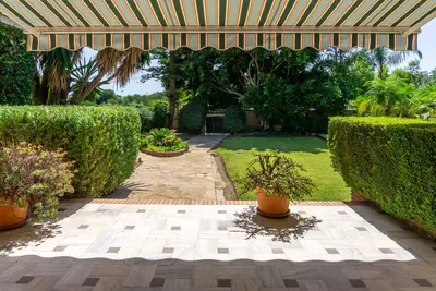 Detached Villa in El Paraiso