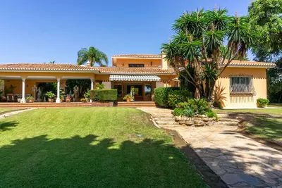 Detached Villa in El Paraiso