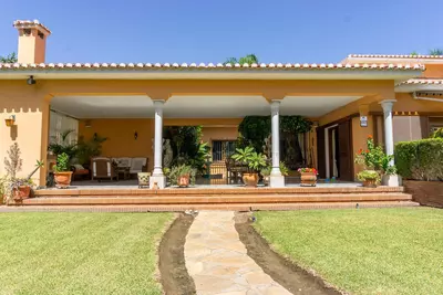 Detached Villa in El Paraiso