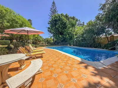 Detached Villa in El Paraiso