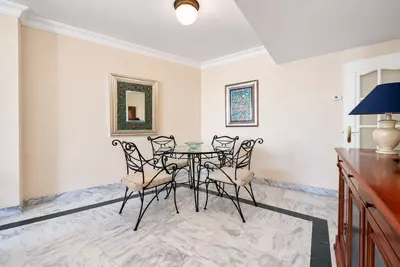 Middle Floor Apartment in Marbella