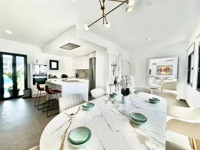 Middle Floor Apartment in Puerto Banús