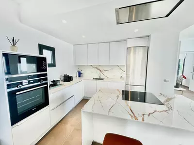 Middle Floor Apartment in Puerto Banús