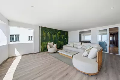 Middle Floor Apartment in Puerto Banús