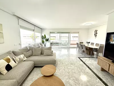 Middle Floor Apartment in Puerto Banús