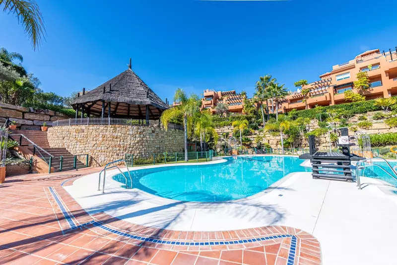 Middle Floor Apartment in Nueva Andalucía