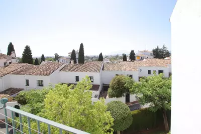 Middle Floor Apartment in Nueva Andalucía